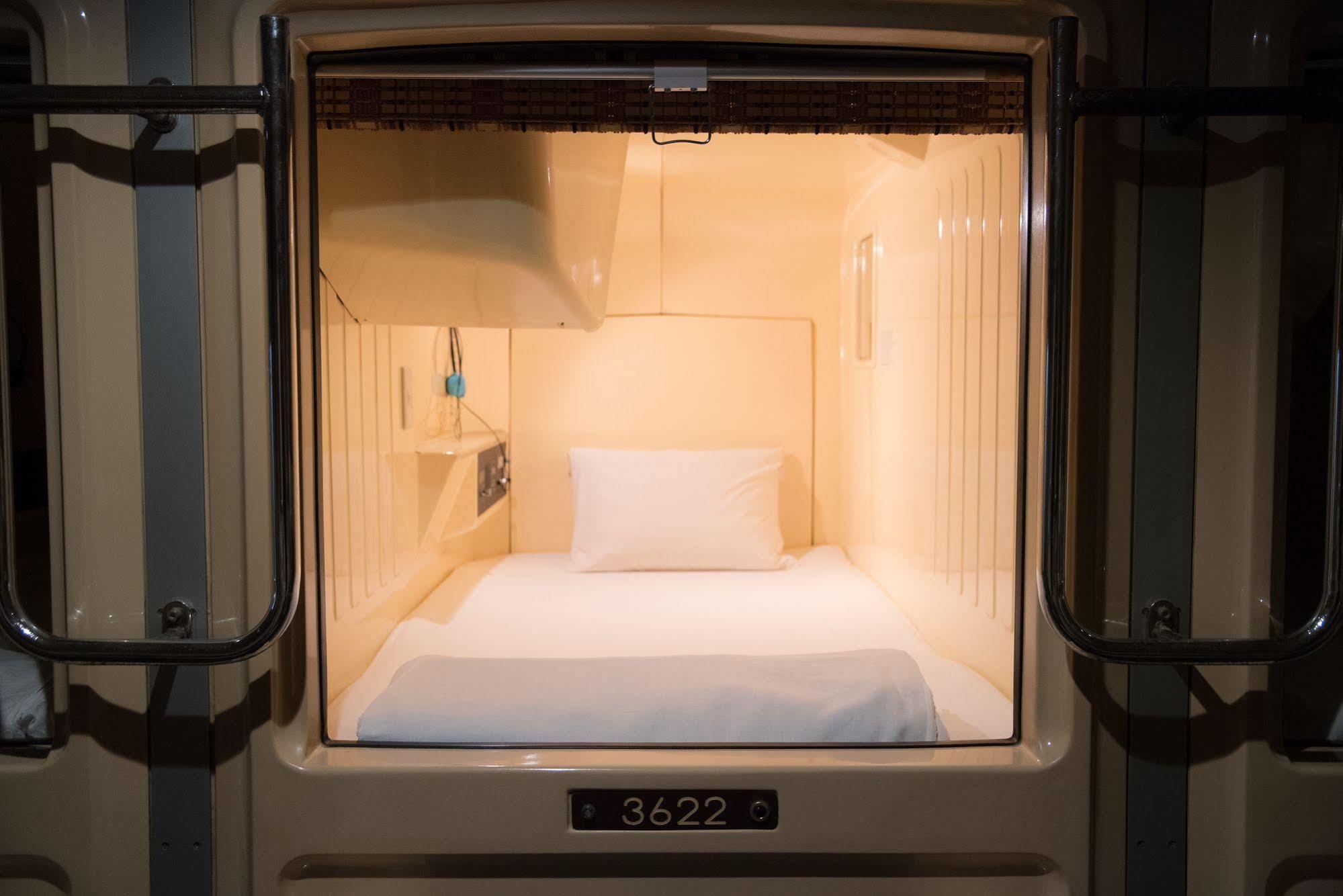 Ueno Station Hostel Oriental Ⅱ Tokyo Bagian luar foto