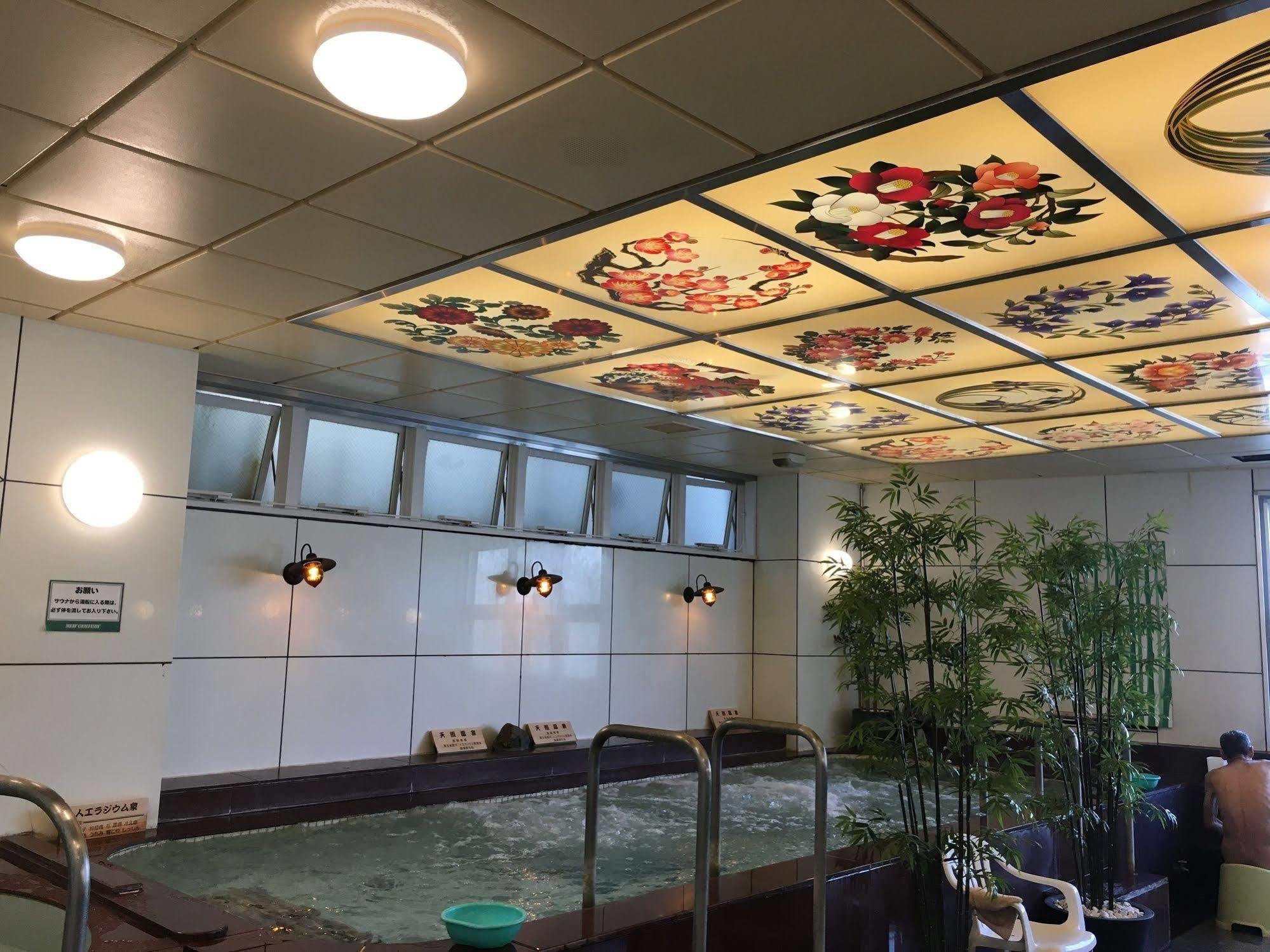 Ueno Station Hostel Oriental Ⅱ Tokyo Bagian luar foto